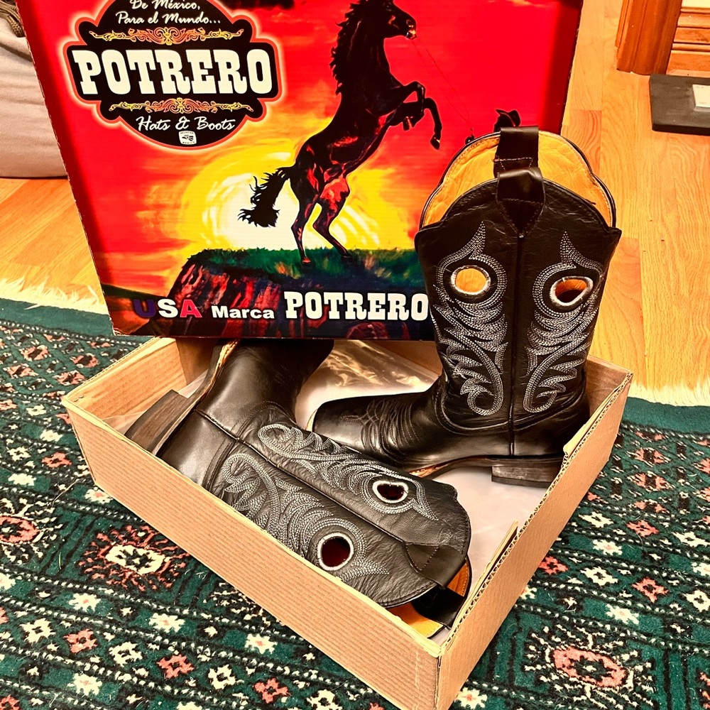 Potrero Black Cowboy Boots